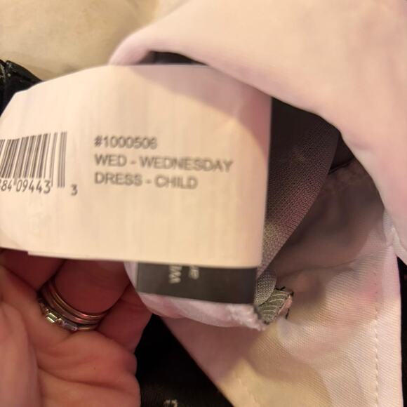 Wednesday Addams large child costume - Picture 5 of 10